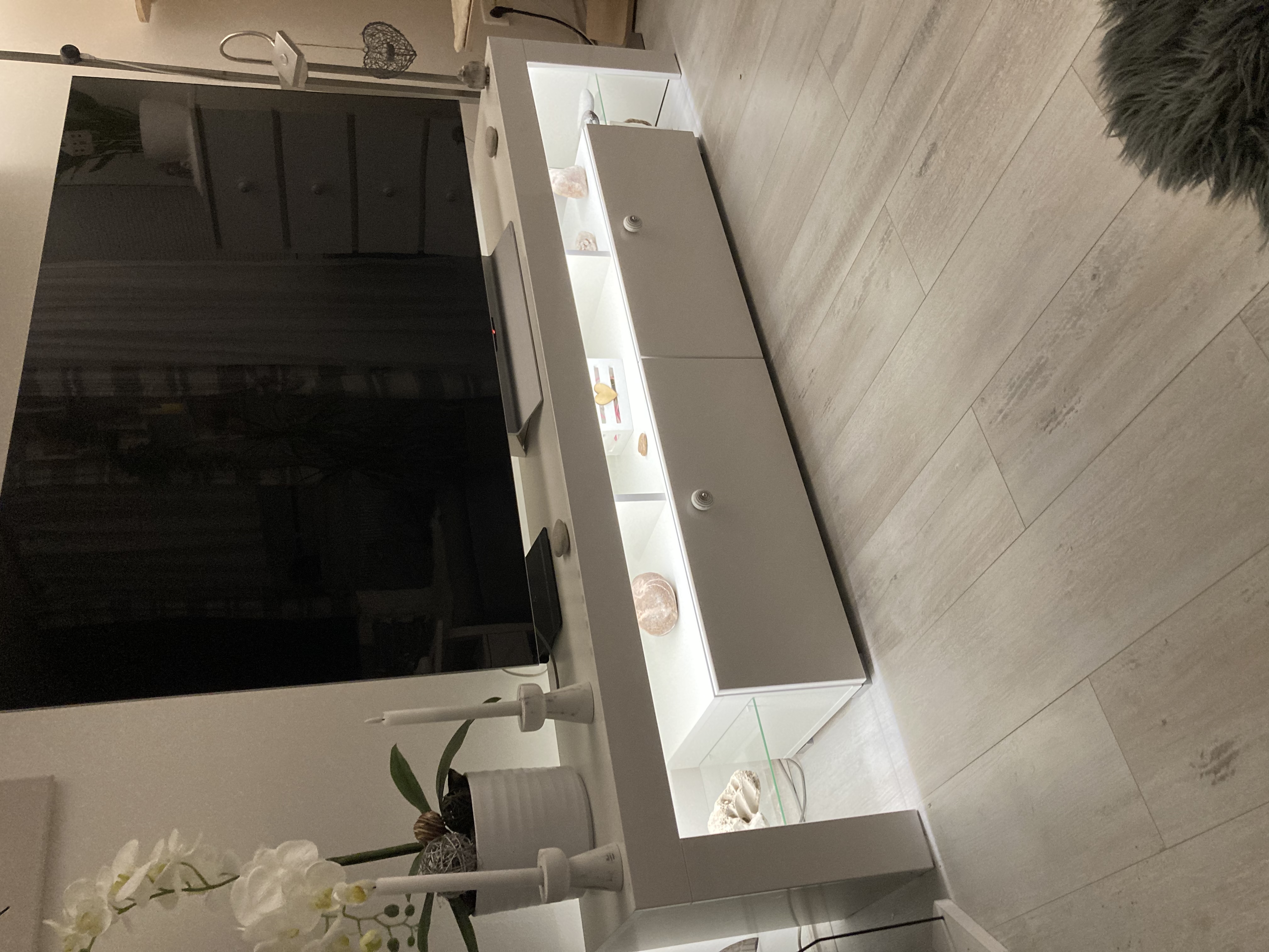 97BA9CB4-875E-4A49-99A4-38A8221786AF